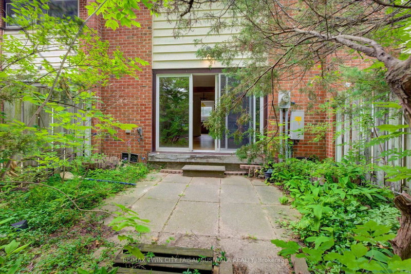 14 - 201 Silvercreek Parkway N