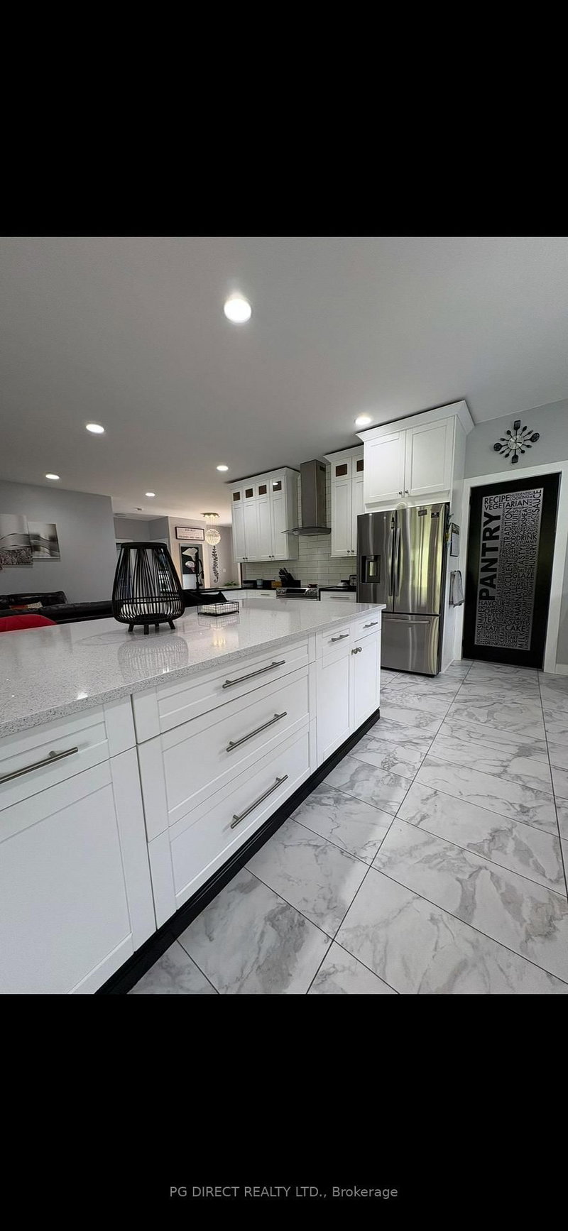 16 Woodstream Drive W