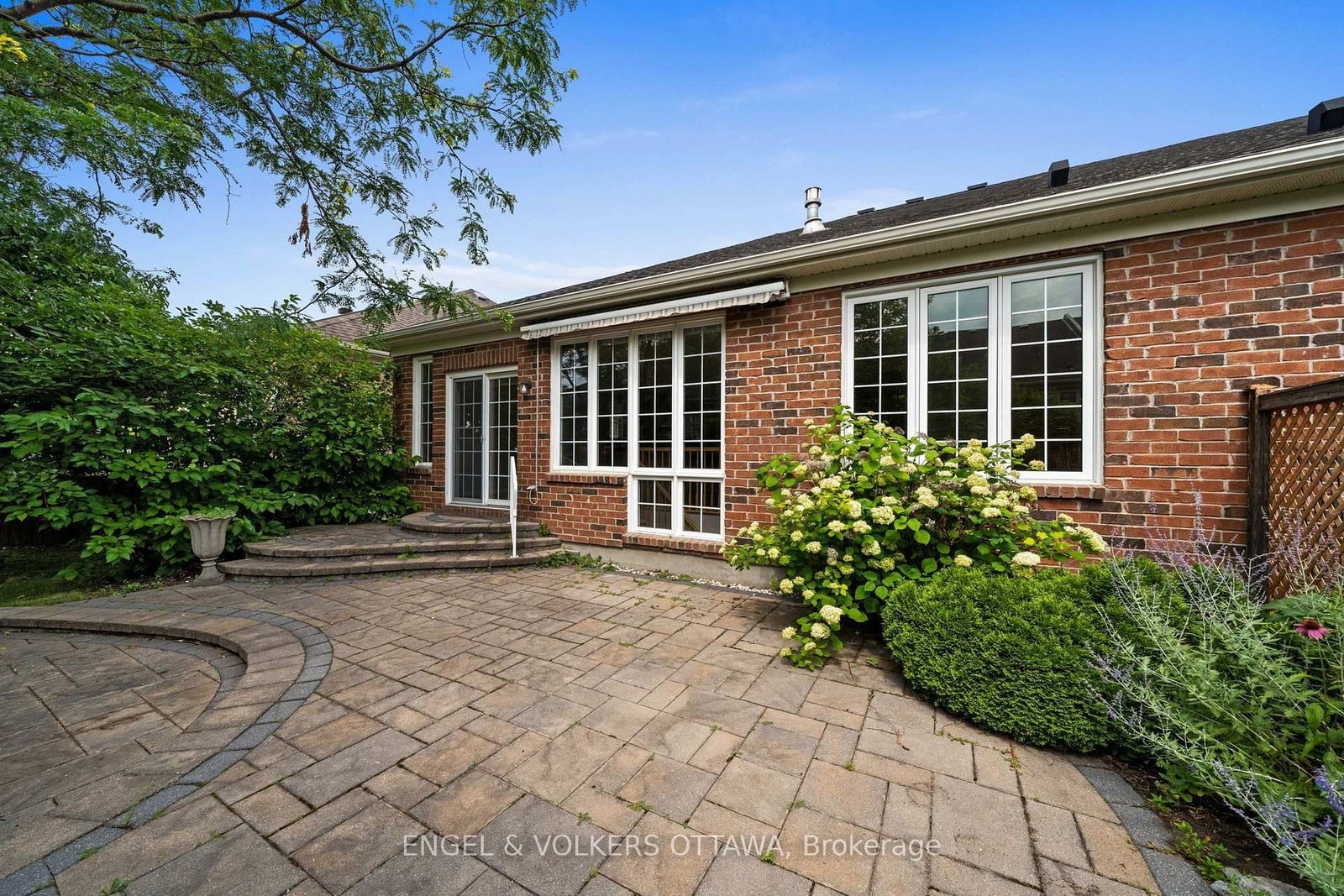 205 Cairnsmore Circle • Ottawa, ON photo 23