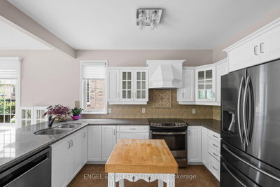 205 Cairnsmore Circle • Ottawa, ON photo 8