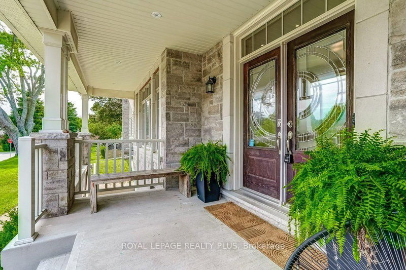 3 Niska Drive