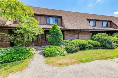 15 - 285 SANDOWNE Drive