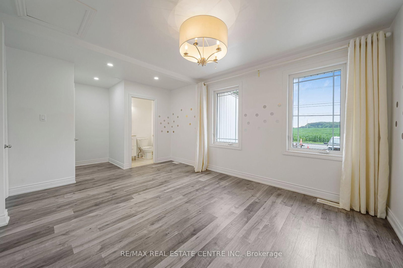 7332 Twenty Road E • Hamilton, ON photo 21