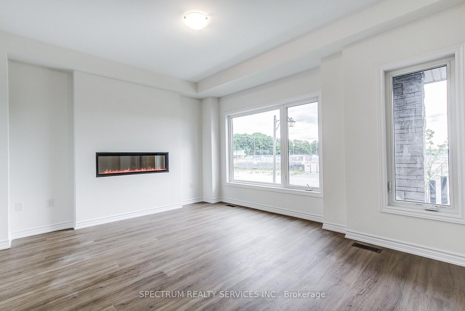 31 Strickland Avenue • Brant, ON photo 10