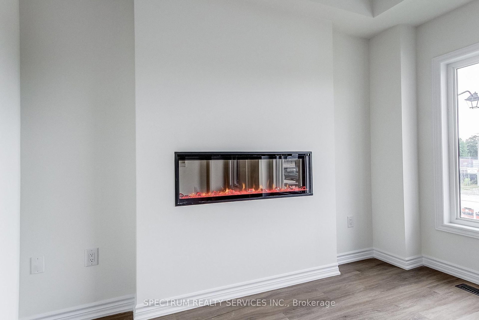 31 Strickland Avenue • Brant, ON photo 12