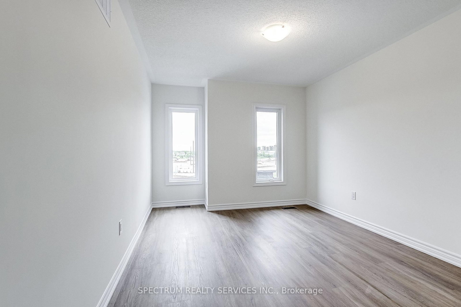 31 Strickland Avenue • Brant, ON photo 33