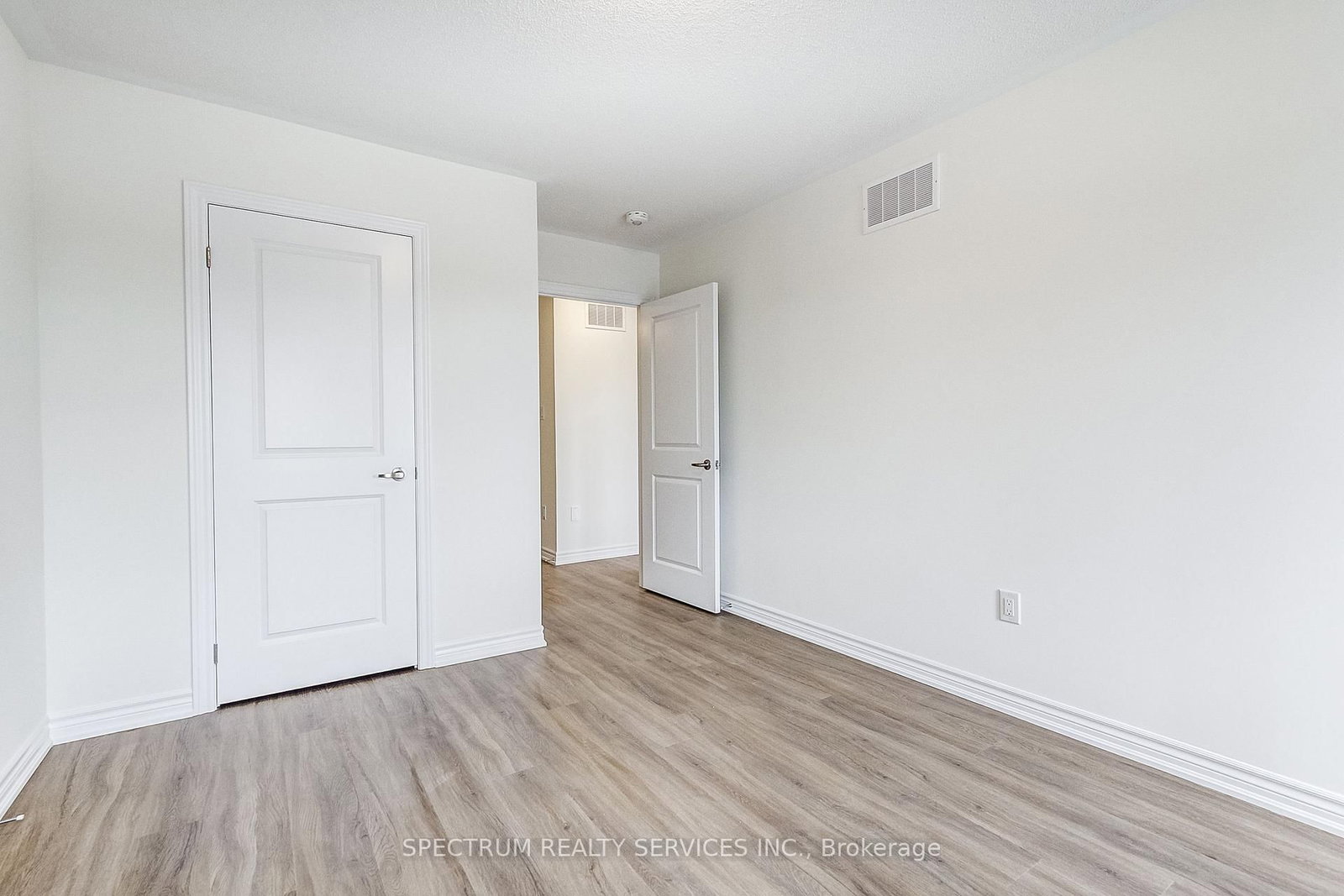 31 Strickland Avenue • Brant, ON photo 34