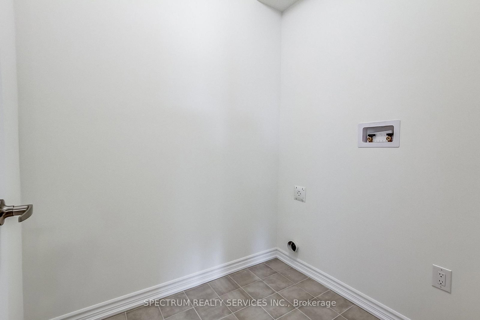 29 Strickland Avenue • Brant, ON photo 16