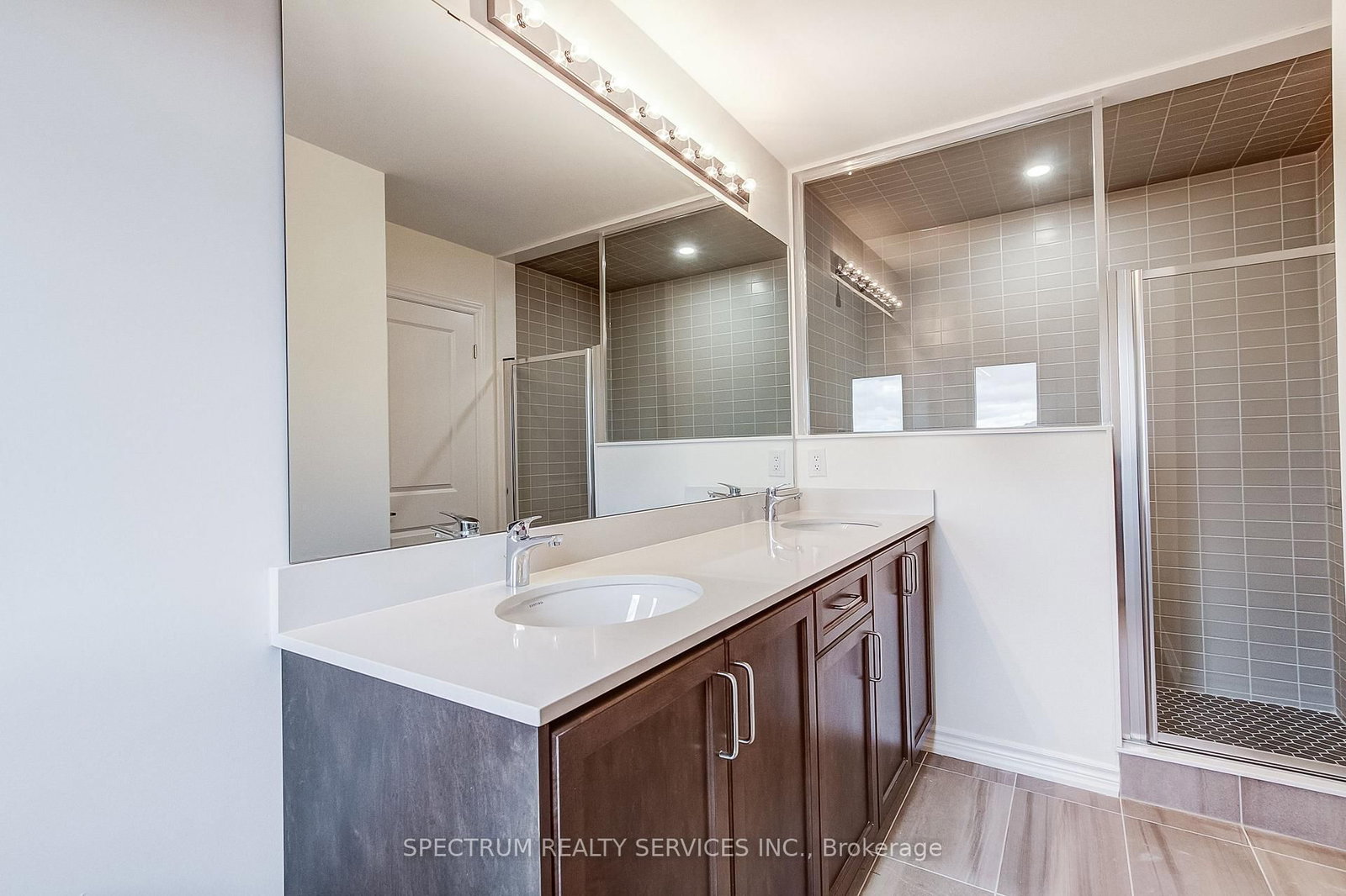 29 Strickland Avenue • Brant, ON photo 38