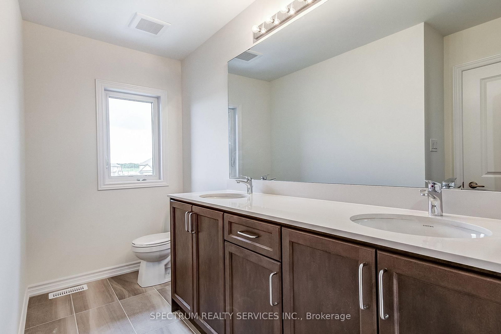 29 Strickland Avenue • Brant, ON photo 39