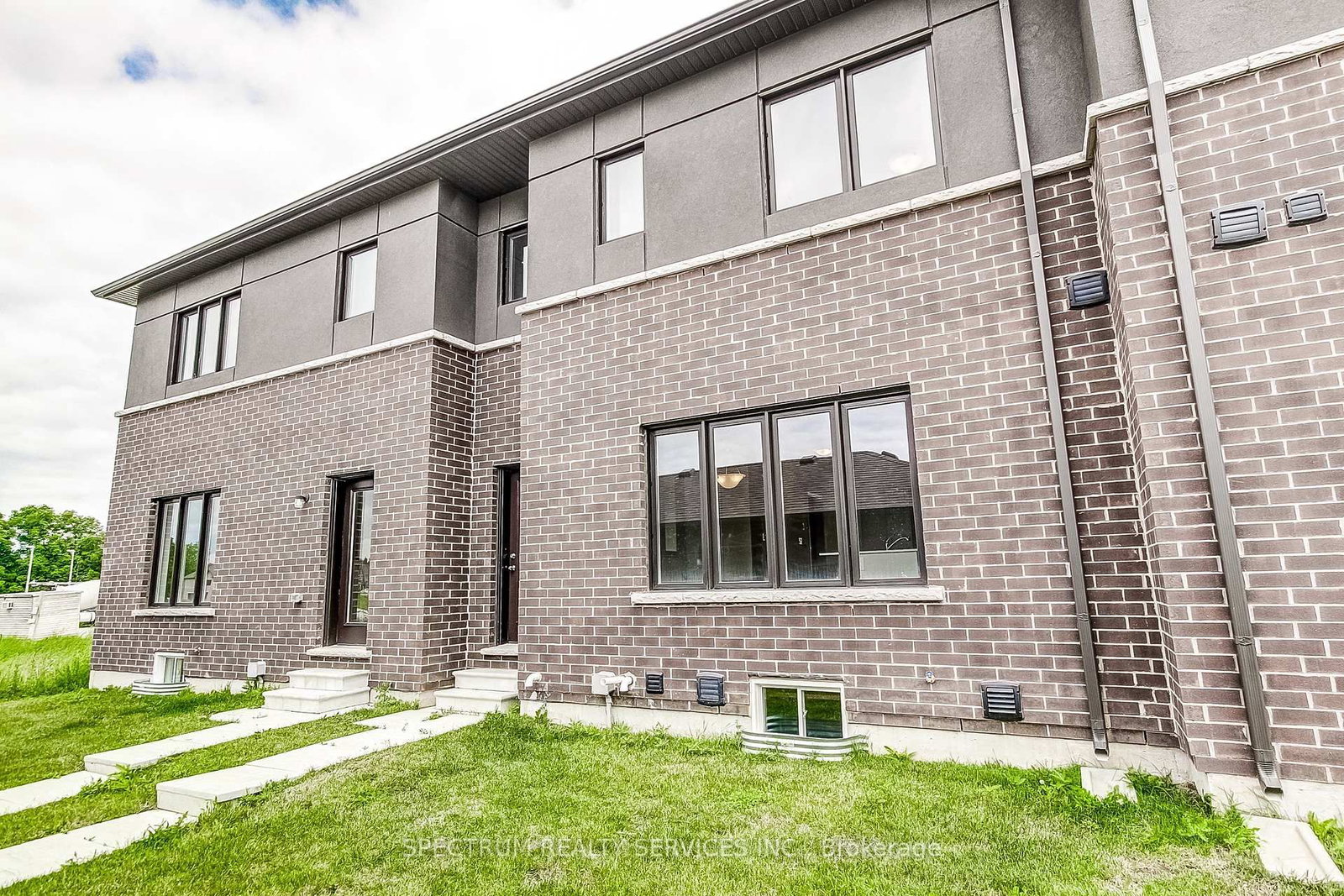 29 Strickland Avenue • Brant, ON photo 43