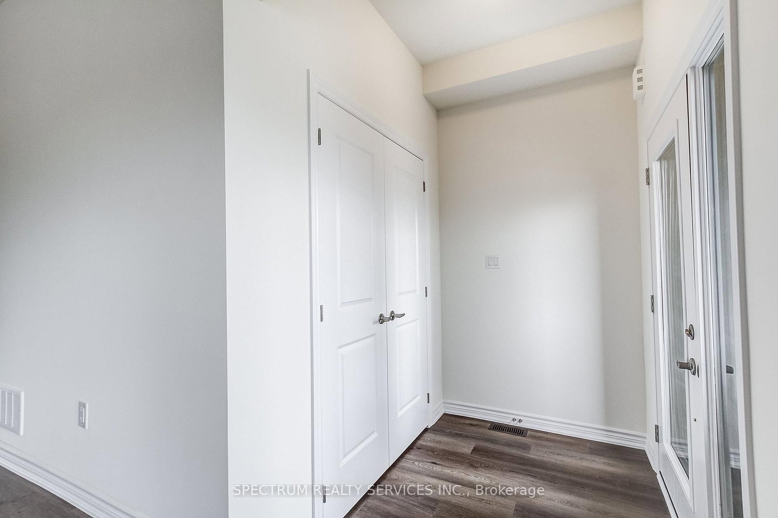 29 Strickland Avenue • Brant, ON photo 8