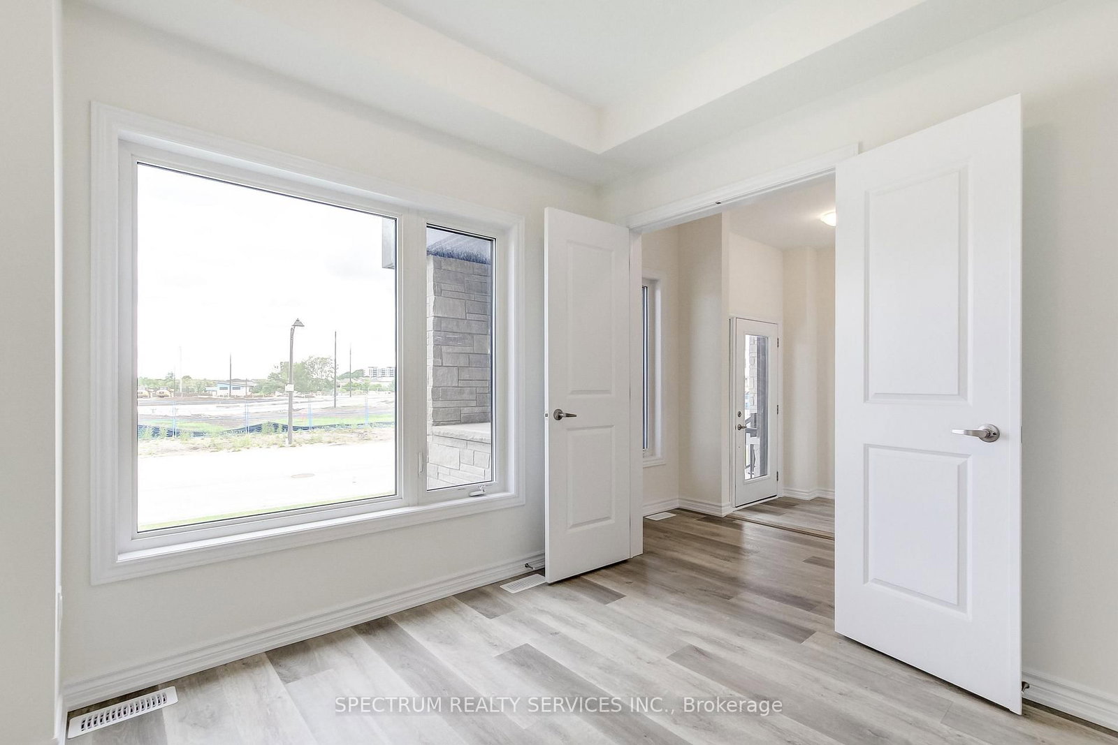 27 Strickland Avenue • Brant, ON photo 12