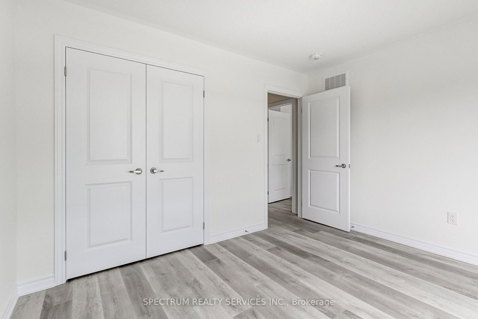 27 Strickland Avenue • Brant, ON photo 33