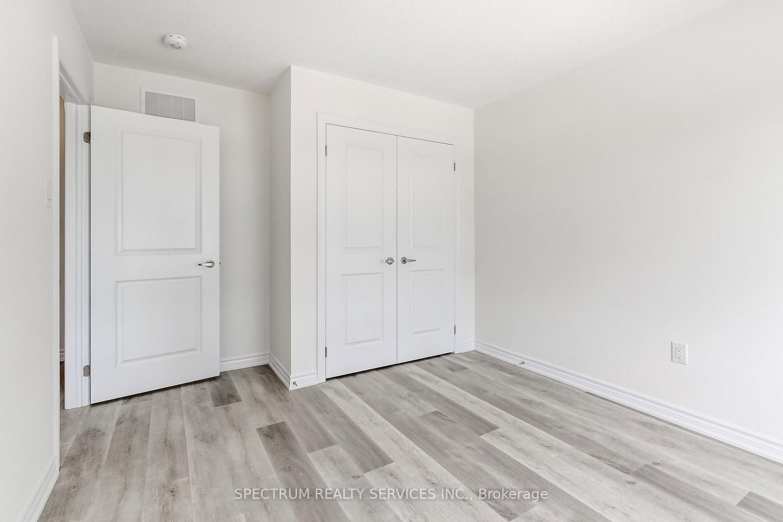 27 Strickland Avenue • Brant, ON photo 36
