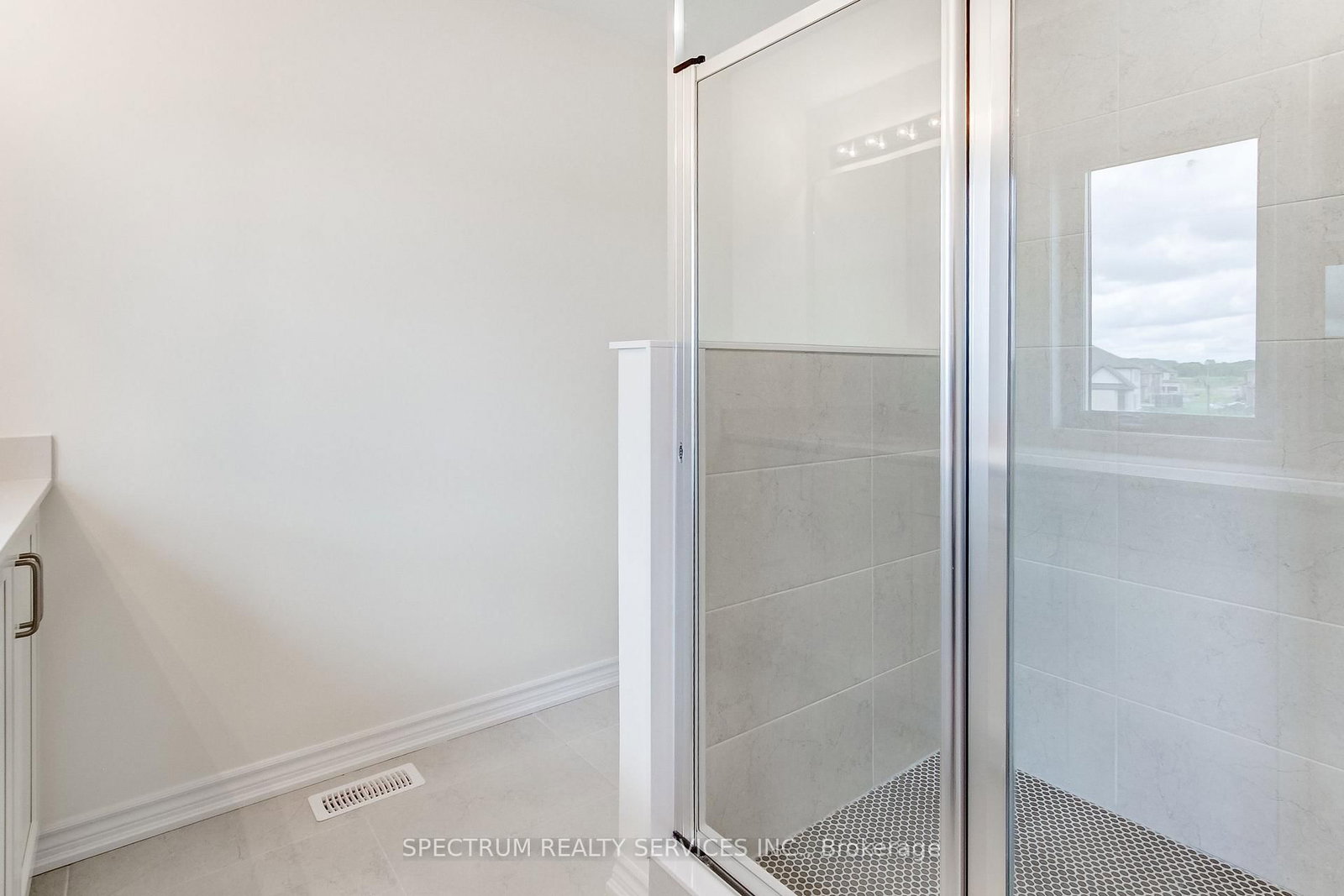 27 Strickland Avenue • Brant, ON photo 46