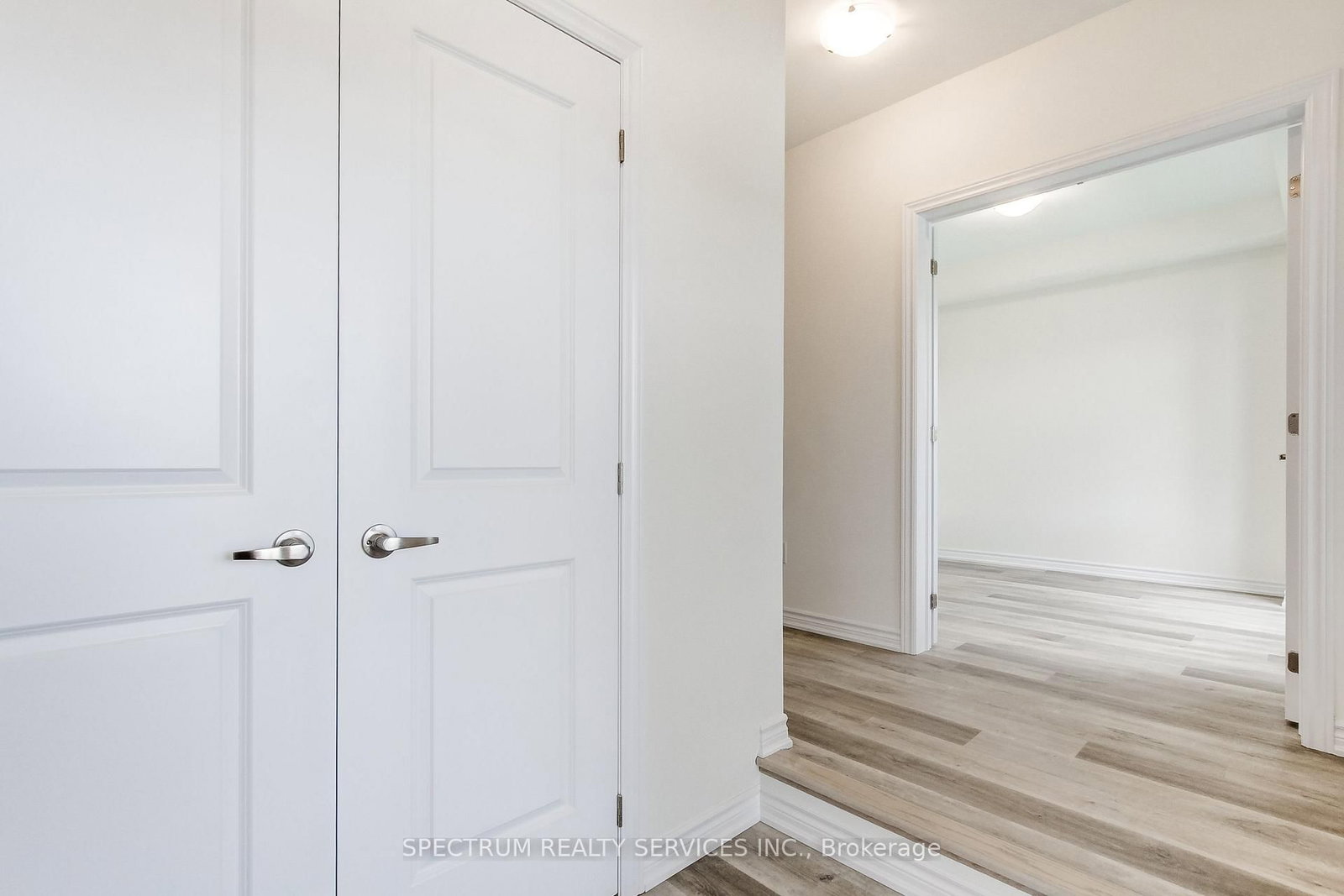 27 Strickland Avenue • Brant, ON photo 9