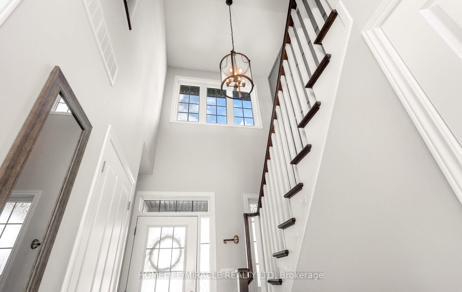 498 Fairway Road • Woodstock, ON photo 8