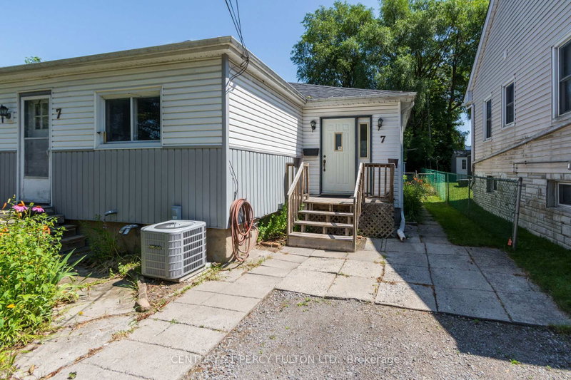 7 Valleyview Crescent