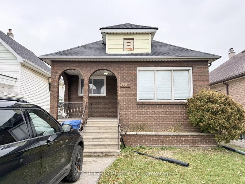 1102 Langlois Avenue