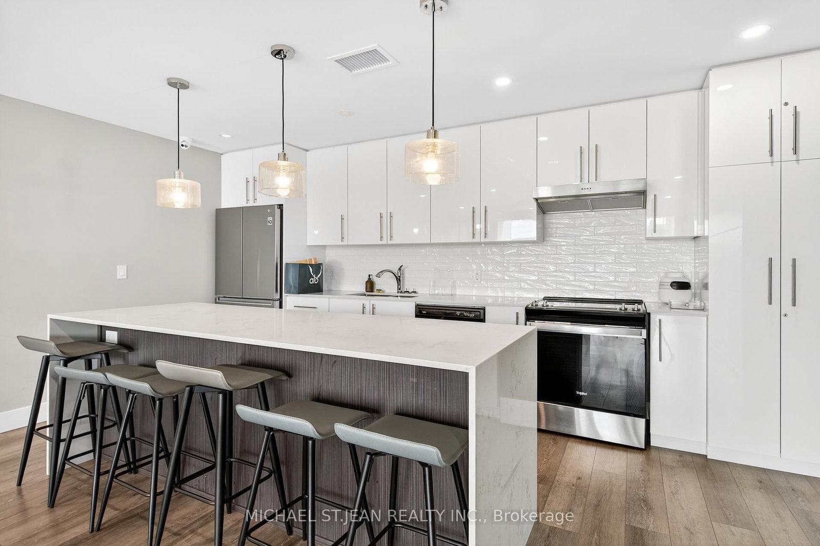 15 Queen Street S • #1302 • Hamilton, ON photo 38
