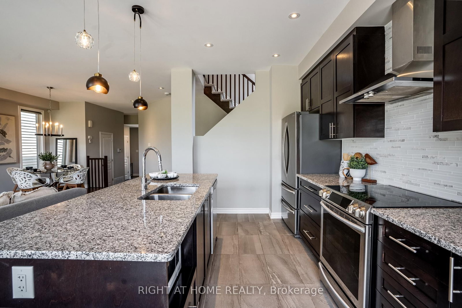 151 CAMBIE Road • Ottawa, ON photo 12
