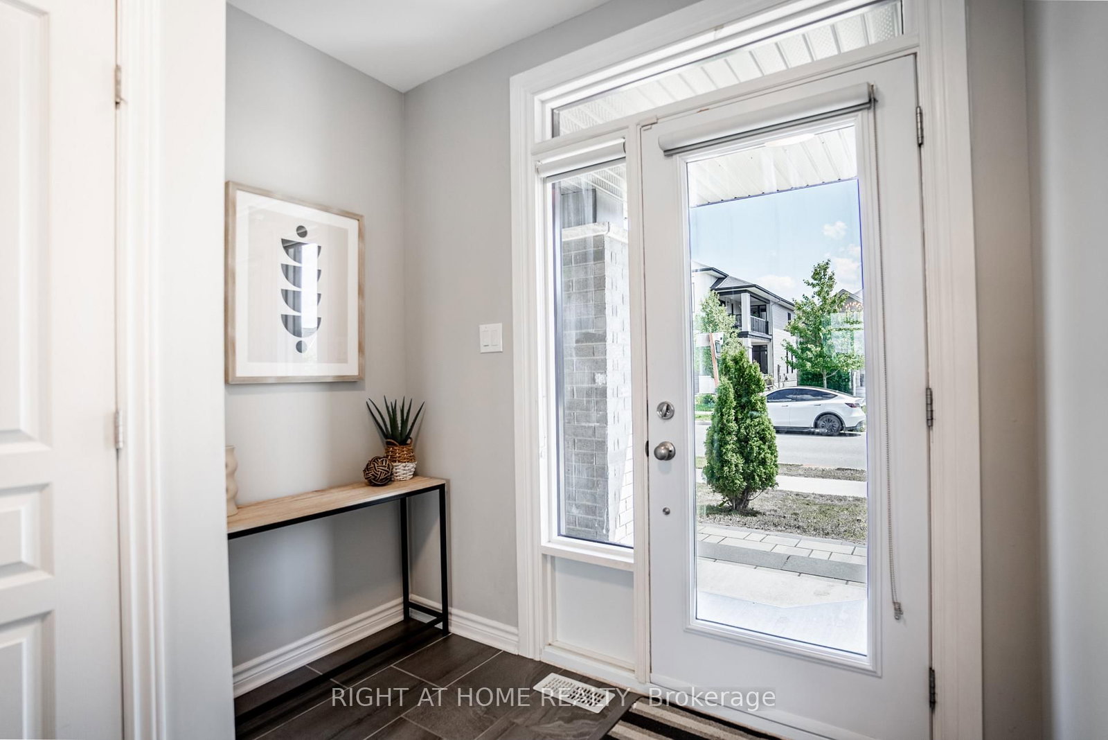 151 CAMBIE Road • Ottawa, ON photo 3