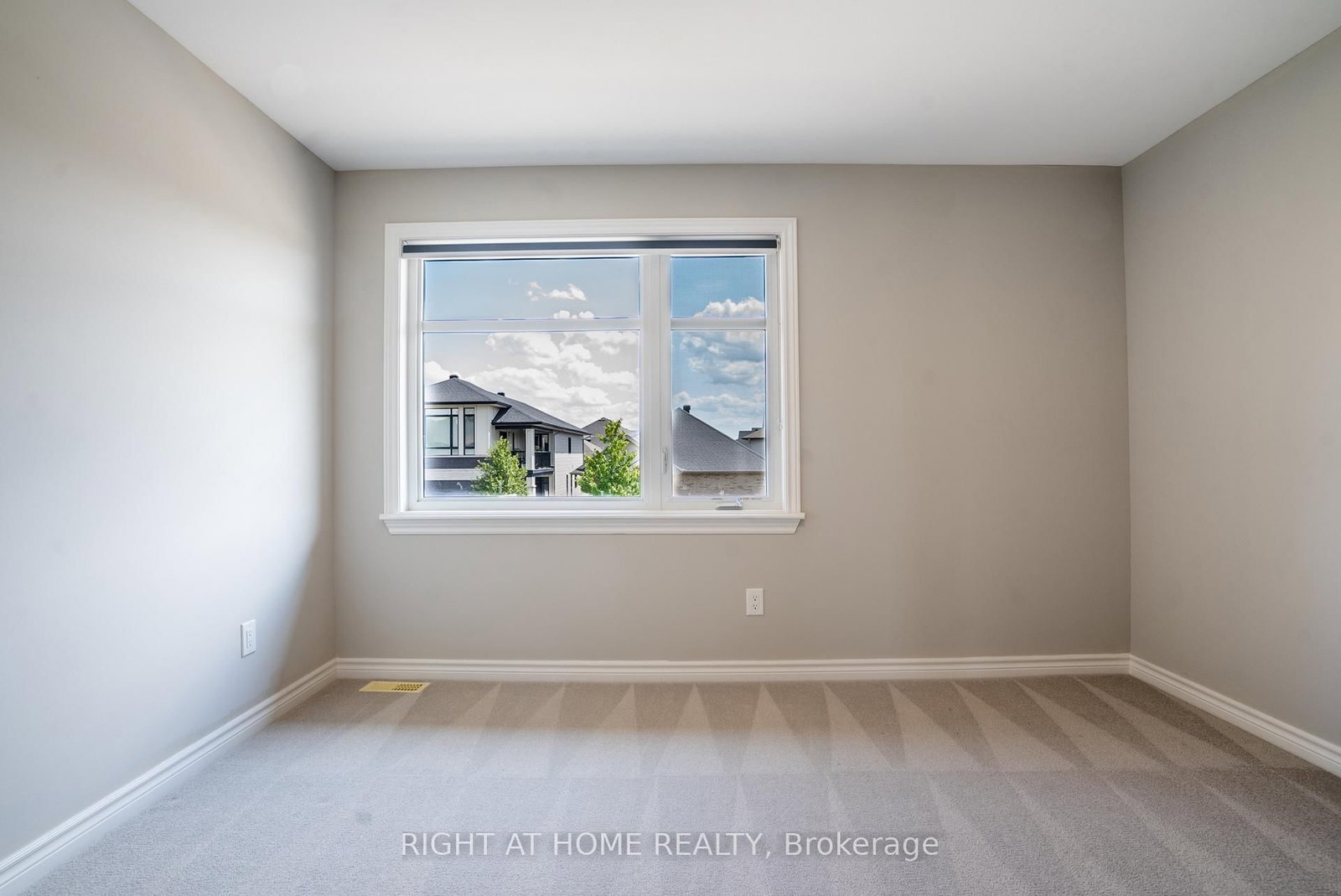 151 CAMBIE Road • Ottawa, ON photo 31