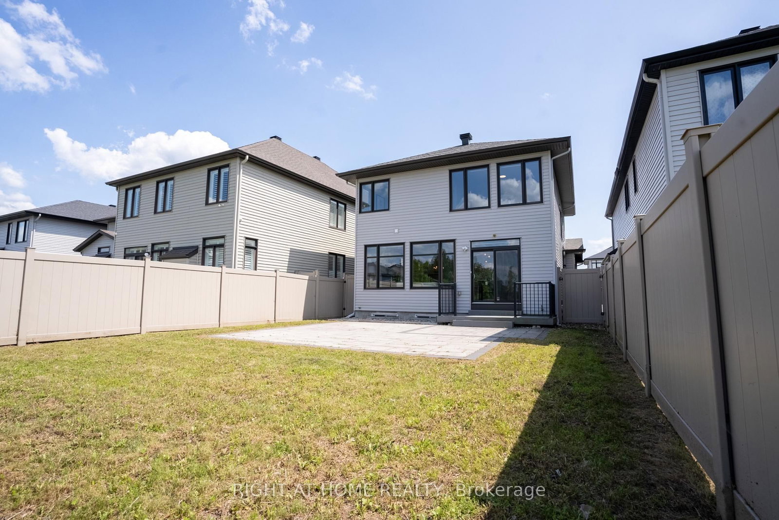151 CAMBIE Road • Ottawa, ON photo 36