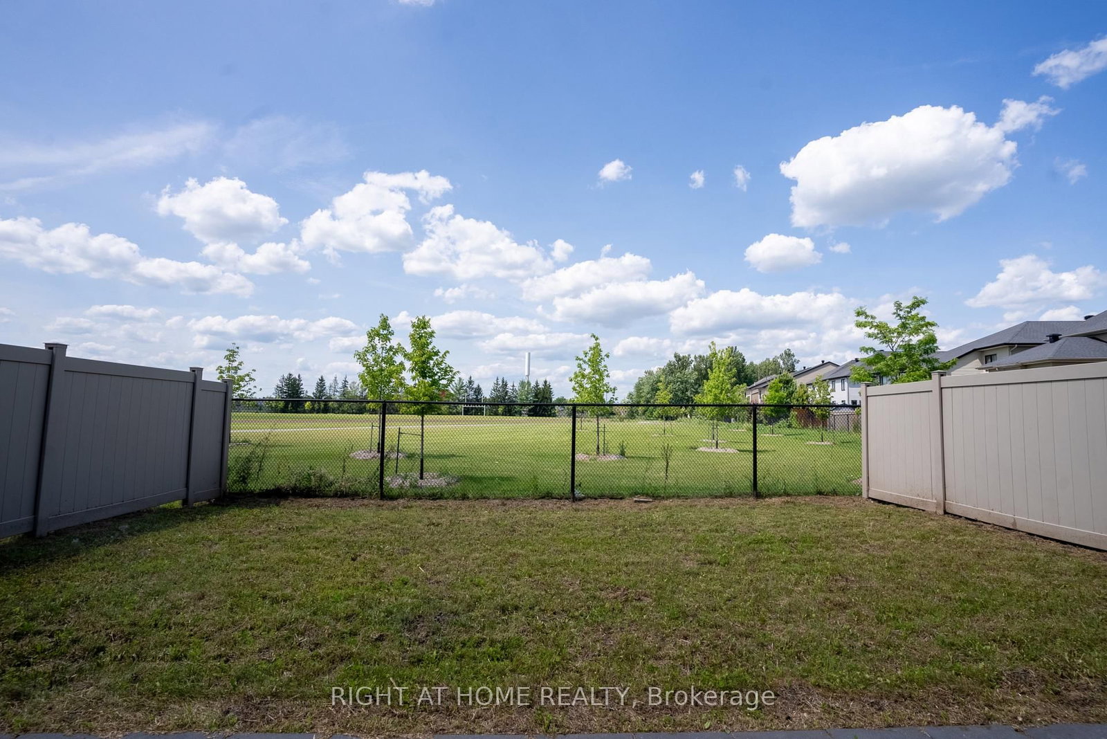 151 CAMBIE Road • Ottawa, ON photo 37