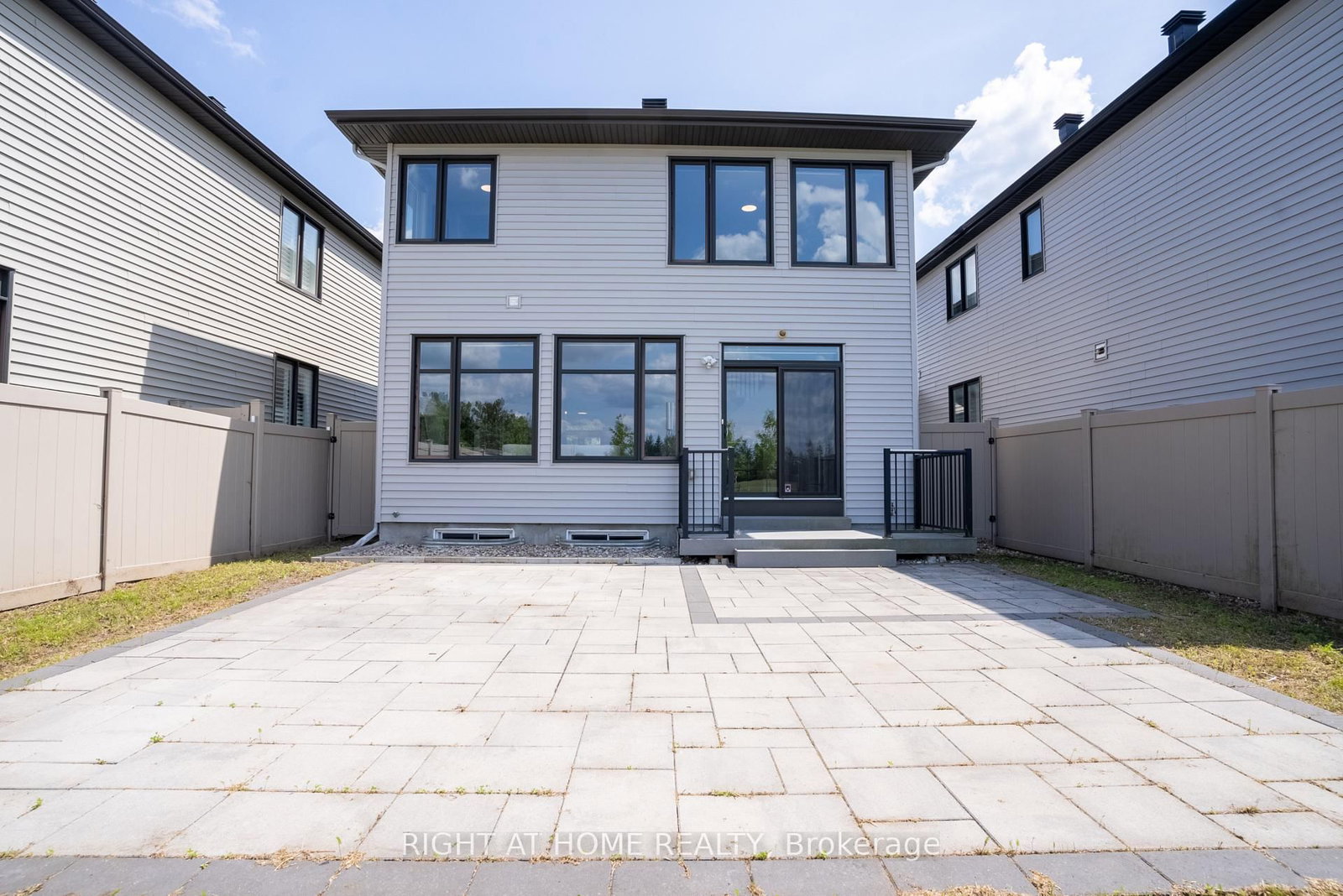 151 CAMBIE Road • Ottawa, ON photo 38