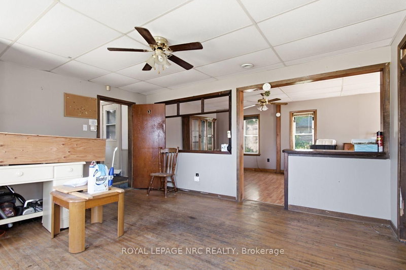 592 Fielden Ave photo 4