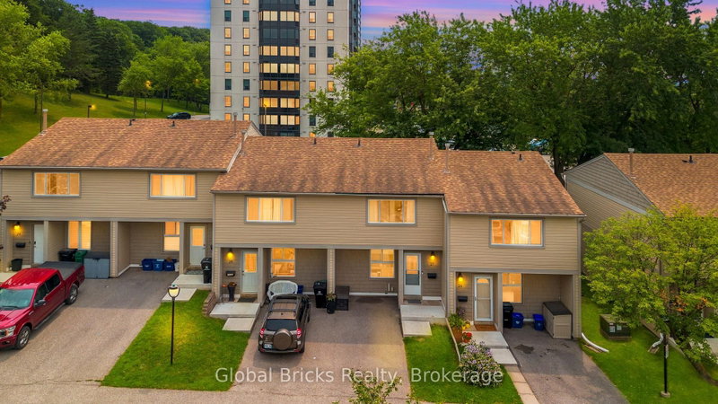 27 - 15 Green Valley Drive