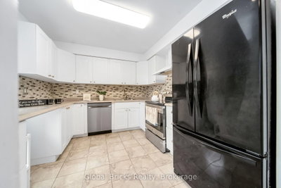 15 Green Valley Drive • #27 • Kitchener, ON photo 8