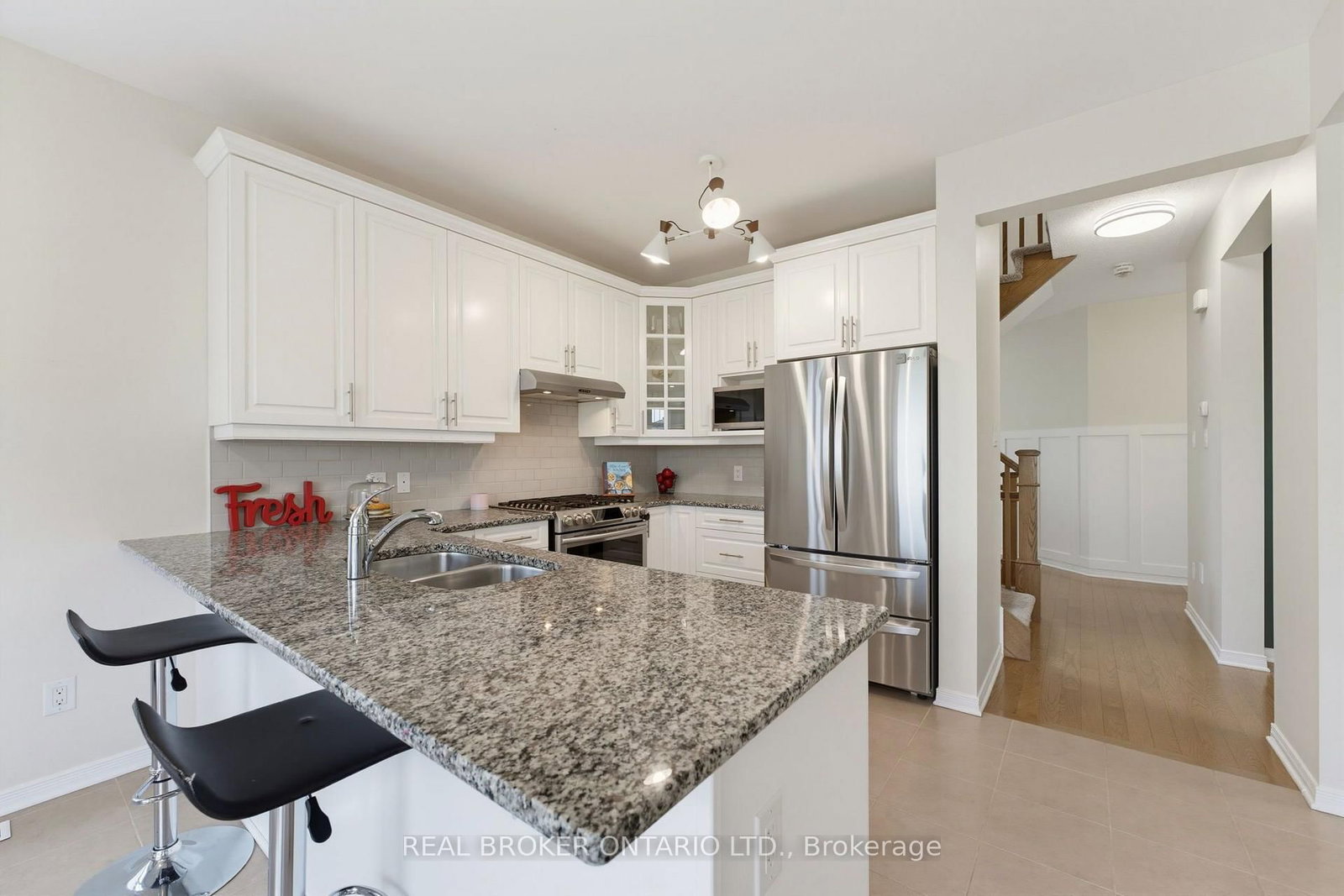 Listing Image 19
