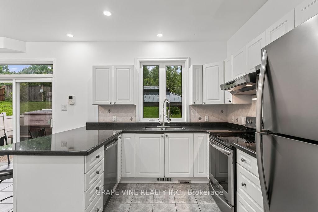 105 Rowallen Place • Ottawa, ON photo 14