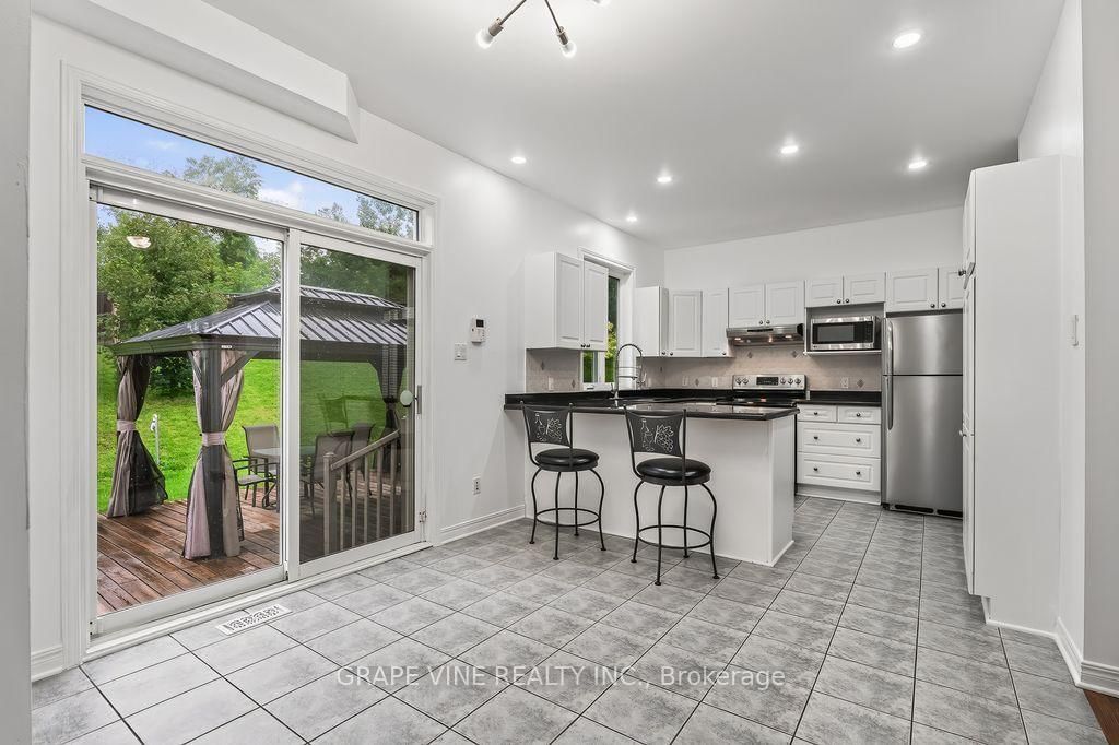 105 Rowallen Place • Ottawa, ON photo 15