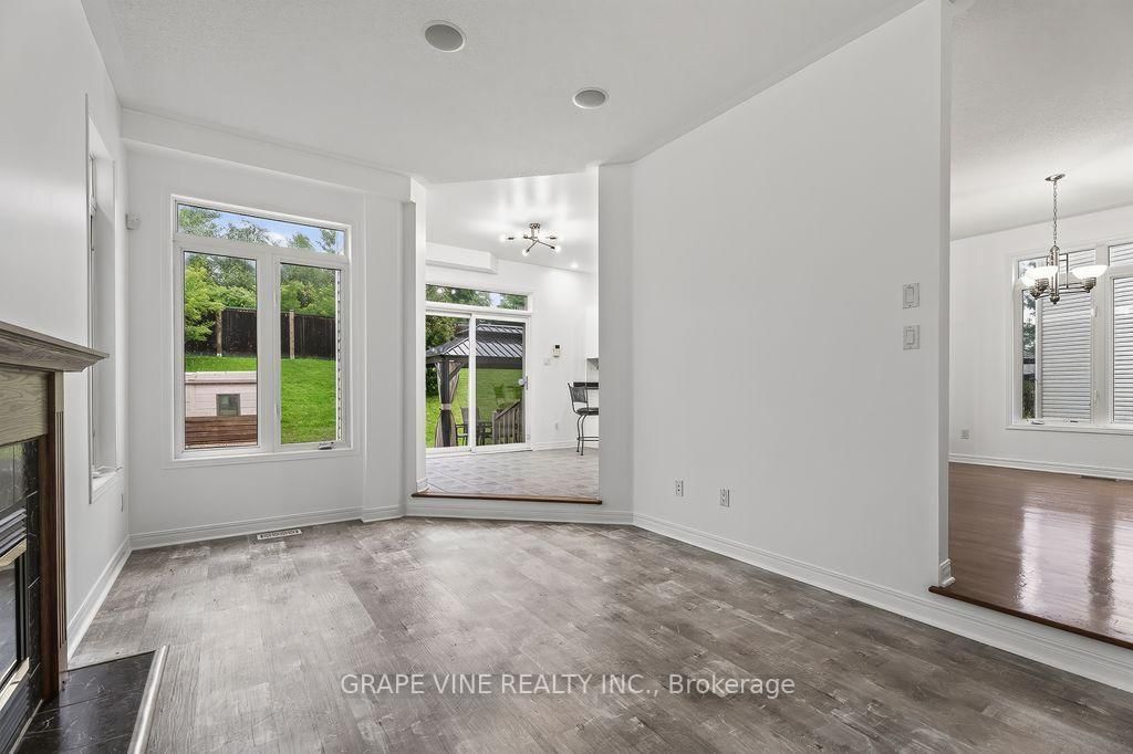 105 Rowallen Place • Ottawa, ON photo 17