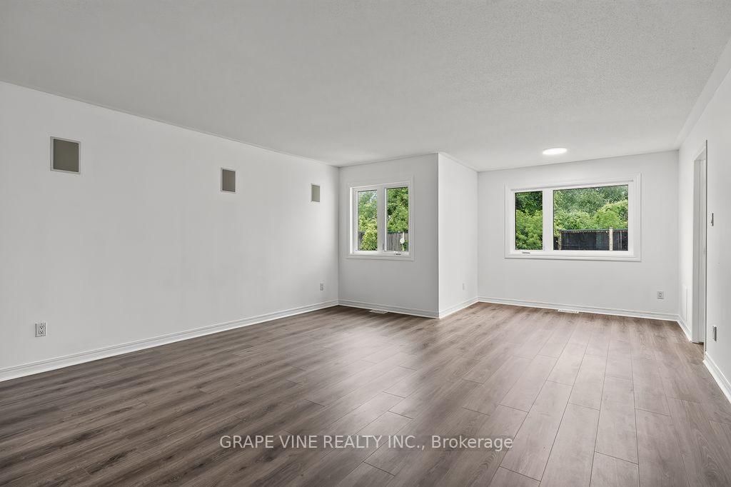 105 Rowallen Place • Ottawa, ON photo 18
