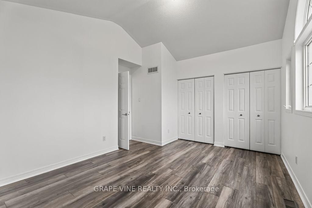 105 Rowallen Place • Ottawa, ON photo 27