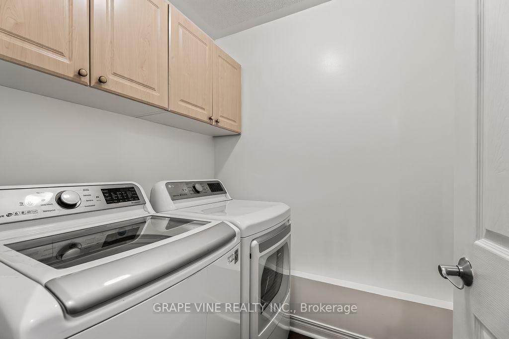 105 Rowallen Place • Ottawa, ON photo 28