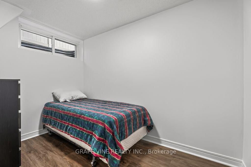 105 Rowallen Place • Ottawa, ON photo 31