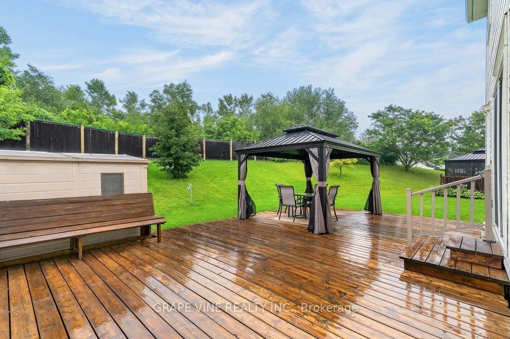 105 Rowallen Place • Ottawa, ON photo 33
