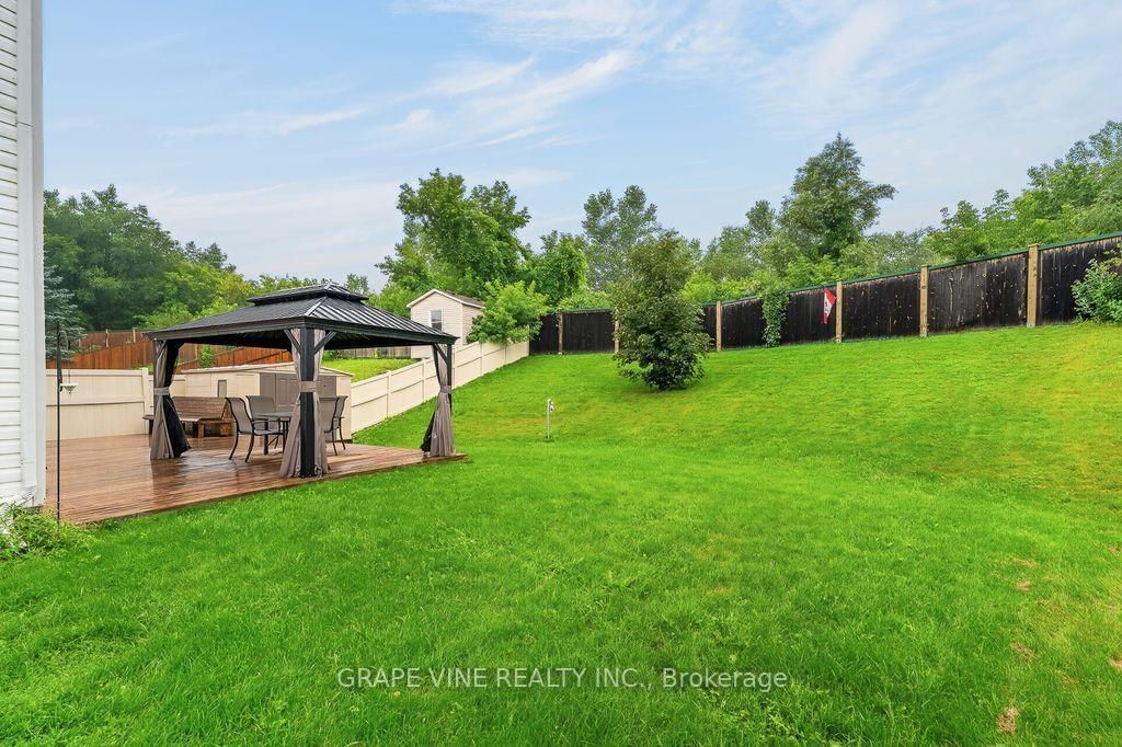 105 Rowallen Place • Ottawa, ON photo 37