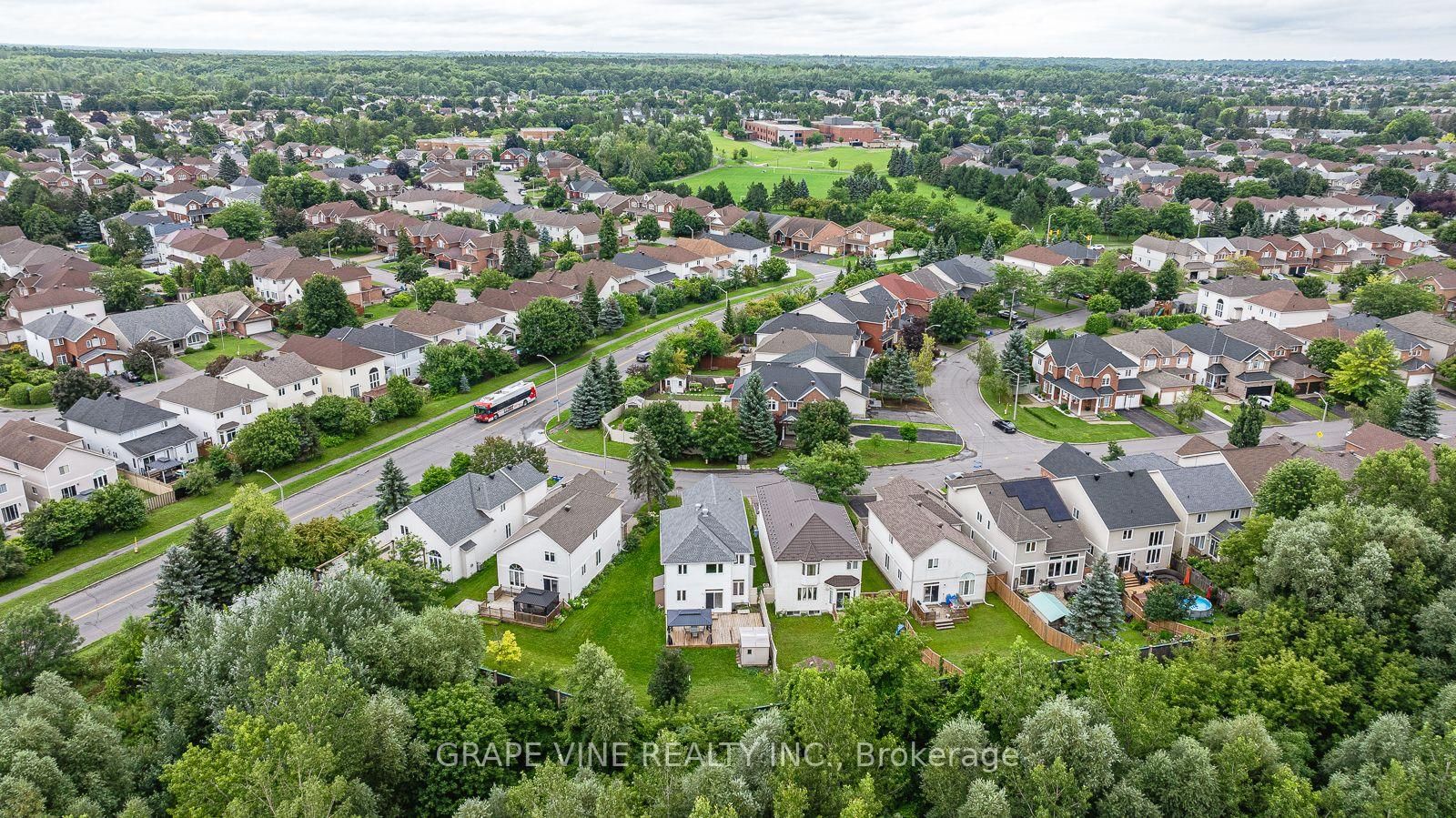 105 Rowallen Place • Ottawa, ON photo 39