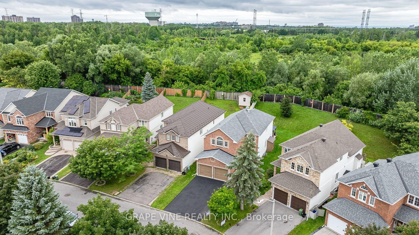 105 Rowallen Place • Ottawa, ON photo 41