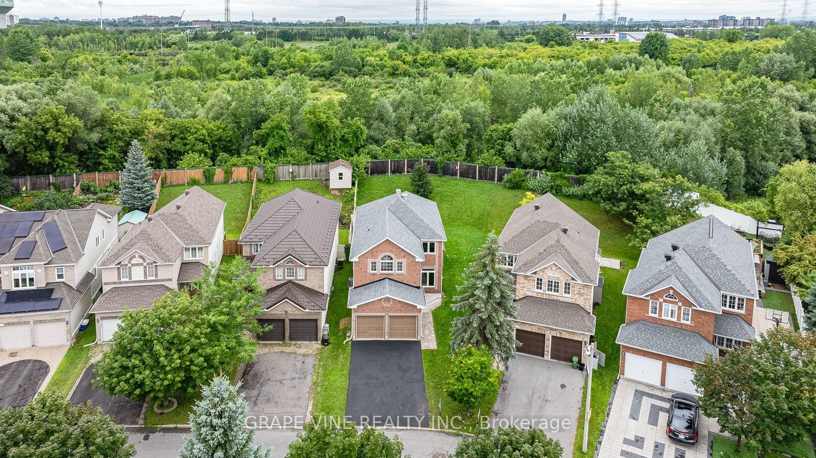 105 Rowallen Place • Ottawa, ON photo 42