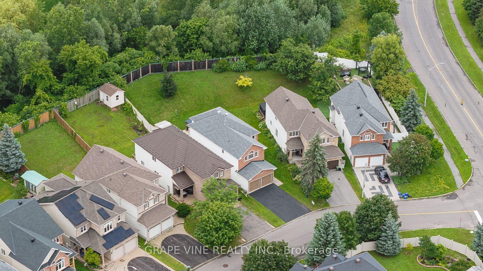 105 Rowallen Place • Ottawa, ON photo 45