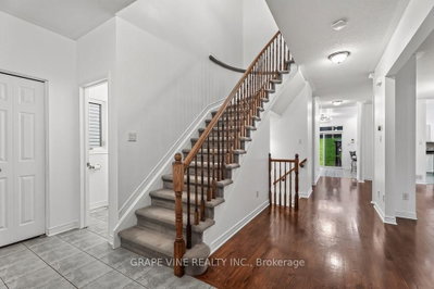 105 Rowallen Place • Ottawa, ON photo 6