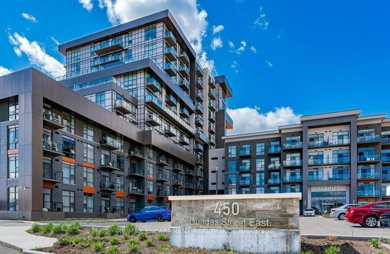 801 - 450 Dundas Street E